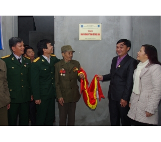 Há»™i Cá»±u chiáº¿n Binh PVChem trao nhÃ  tÃ¬nh nghÄ©a